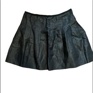 Gap Women’s pleated short skirt